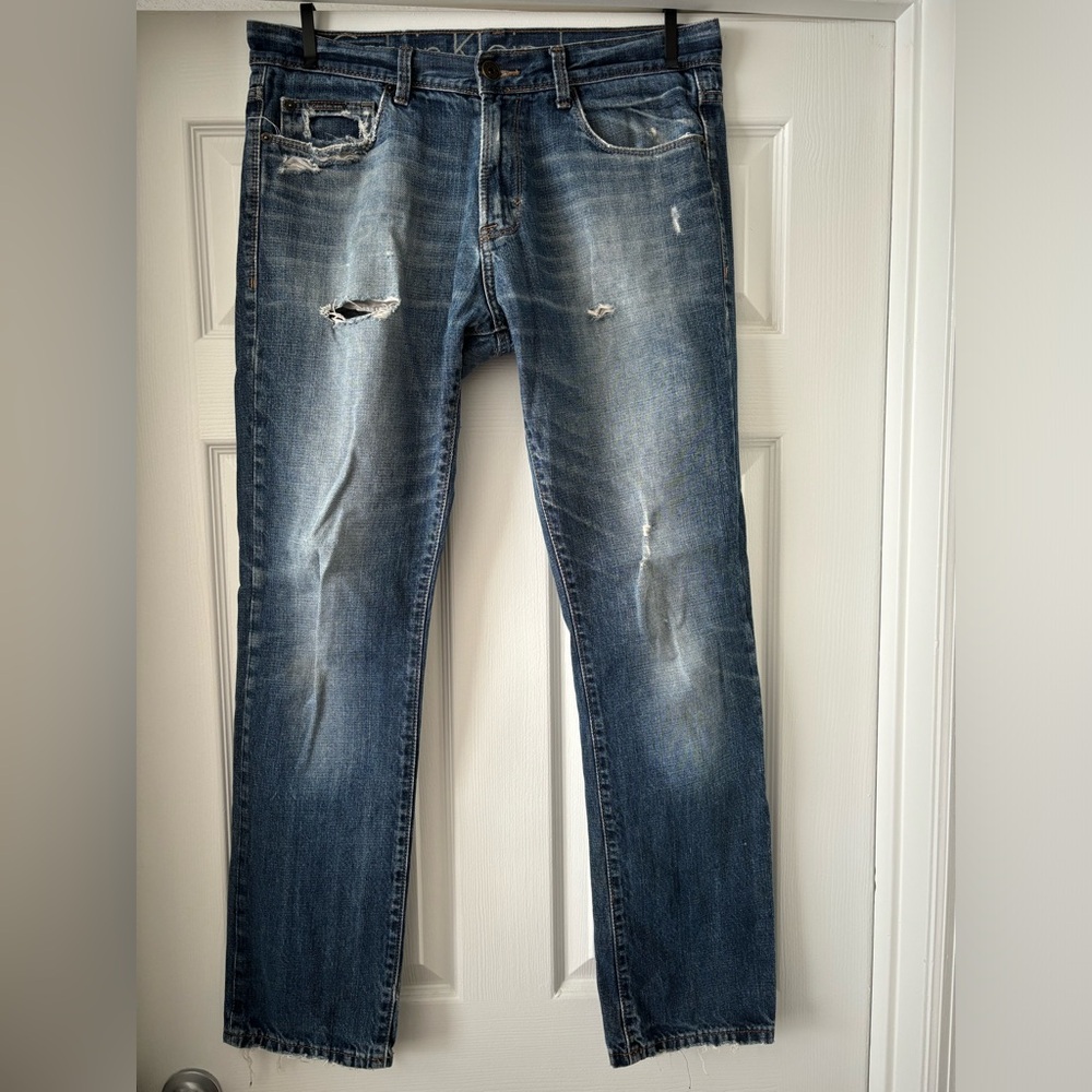 Jeans. Distressed. Calvin Klein